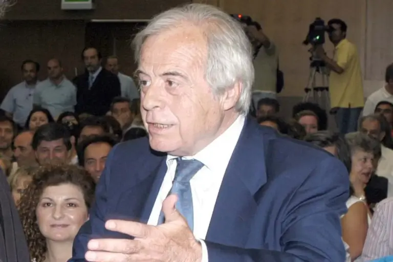 Πέθανε ο πρώην δήμαρχος Αθηναίων, Θεόδωρος Μπεχράκης
