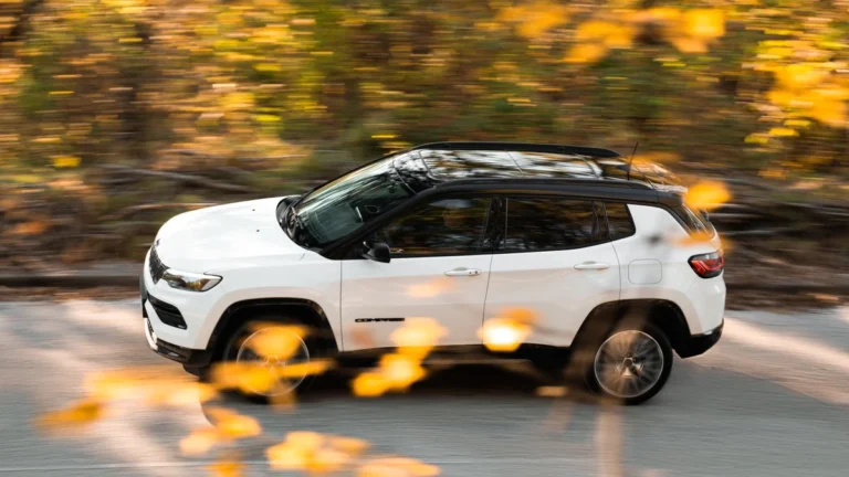 Η Jeep ετοιμάζει το νέο Compass