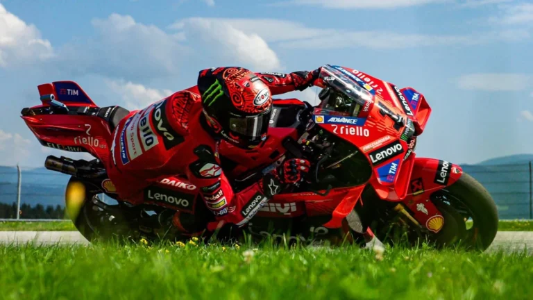 MotoGP Αυστρίας: Νικητής ο Μπανάια με «δώρα» από Μαρτίν και Μάρκεθ