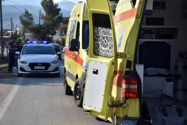 Τροχαίο με εγκατάλειψη και δύο 18χρονους τραυματίες σε δρόμο που γίνονταν κόντρες αυτοκινήτων