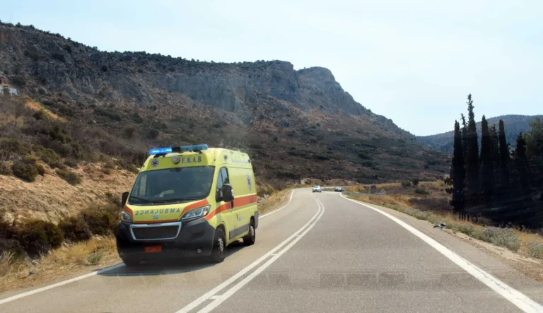 Συνελήφθη 28χρονος που κατηγορείται ότι έπαιρνε μέρος σε κόντρες αυτοκινήτων και τραυμάτισε δύο 18χρονους