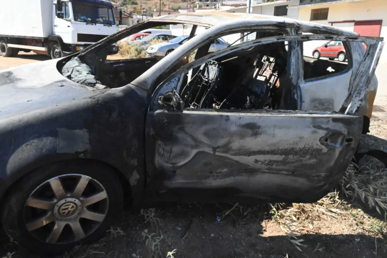 45χρονος βρέθηκε απανθρακωμένος μέσα σε αυτοκίνητο