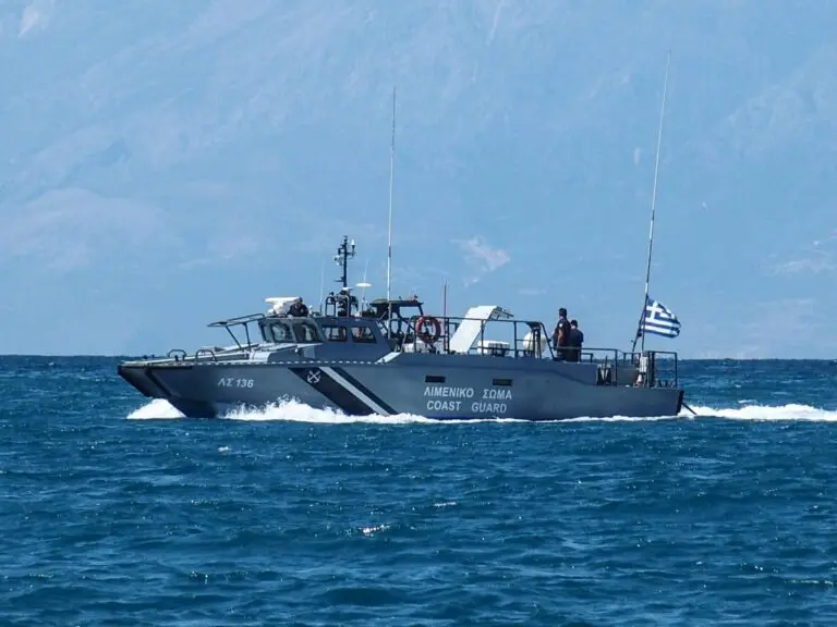 Διασώθηκαν 52 μετανάστες ανοιχτά της Γαύδου