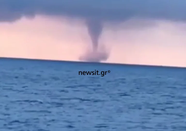 Υδροστρόβιλος μετά από δυνατό μπουρίνι που έφερε η κακοκαιρία, βίντεο