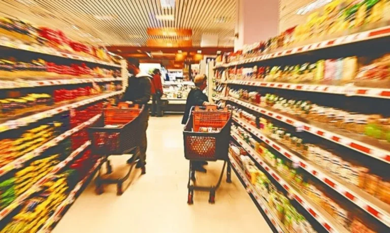 Ακρίβεια: Επιμένουν οι υψηλές τιμές στα τρόφιμα – Το στοίχημα του ελαιόλαδου