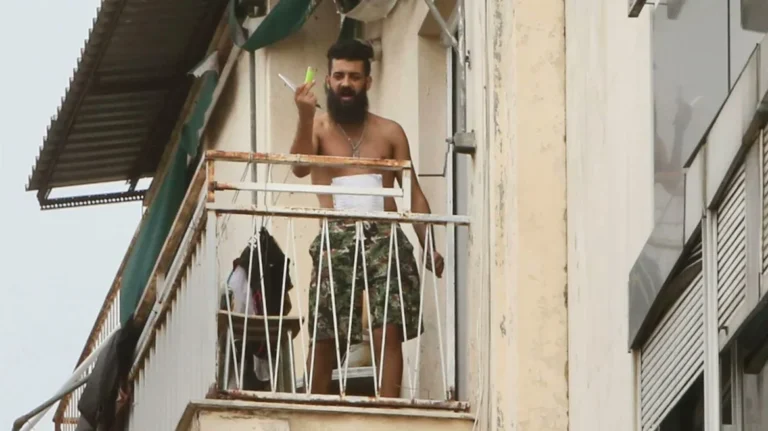 Συναγερμός στην Αχαρνών: Άνδρας σε αμόκ με φιάλη υγραερίου απειλεί να ανατινάξει κτίριο – Εκκενώθηκε το Υπουργείο Αγροτικής Ανάπτυξης!