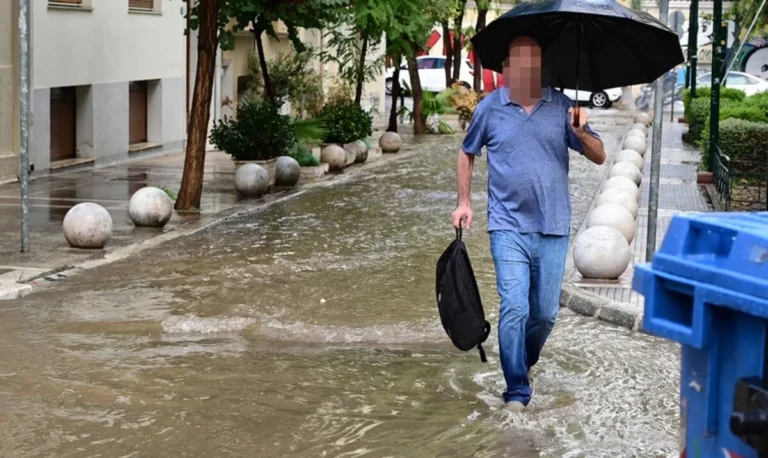 Συνεχίζει την επέλασή της η κακοκαιρία Atena – Έπεσαν πάνω από 19.000 κεραυνοί – «Καμπανάκι» από την ΕΜΥ λόγω των έντονων φαινομένων