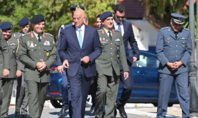 Ηχηρό μήνυμα Δένδια από Λέρο: Τα νησιά έχουν δικαίωμα σε υφαλοκρηπίδα και χωρικά ύδατα έως 12 μίλια