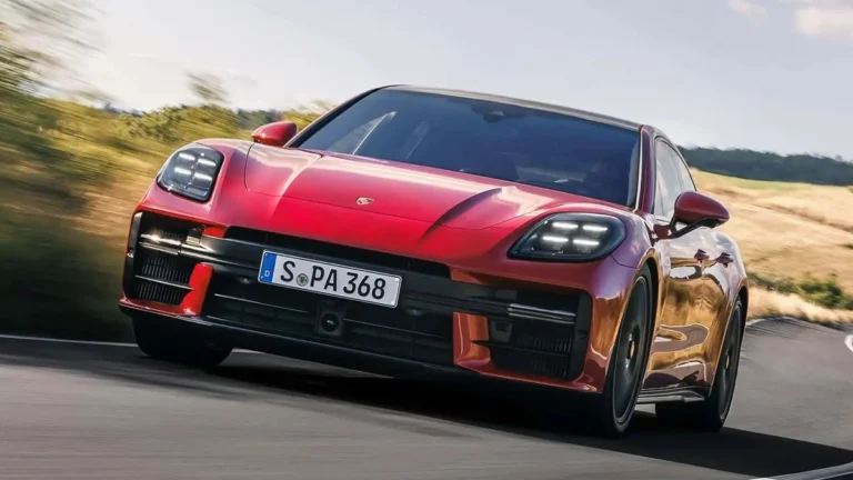 H Porsche Panamera θα συνεχίσει να παίζει σε διπλό ταμπλό!