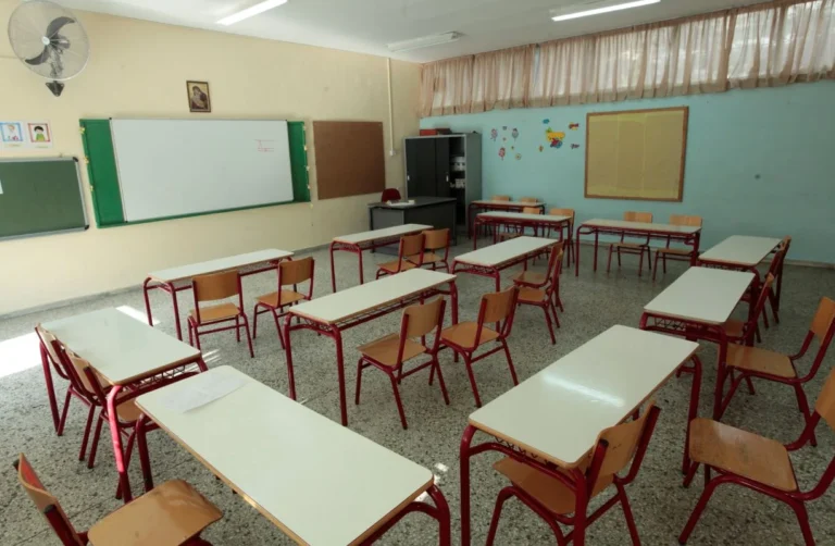 Πρέβεζα: Έπεσαν σοβάδες σε σχολείο την ώρα του μαθήματος