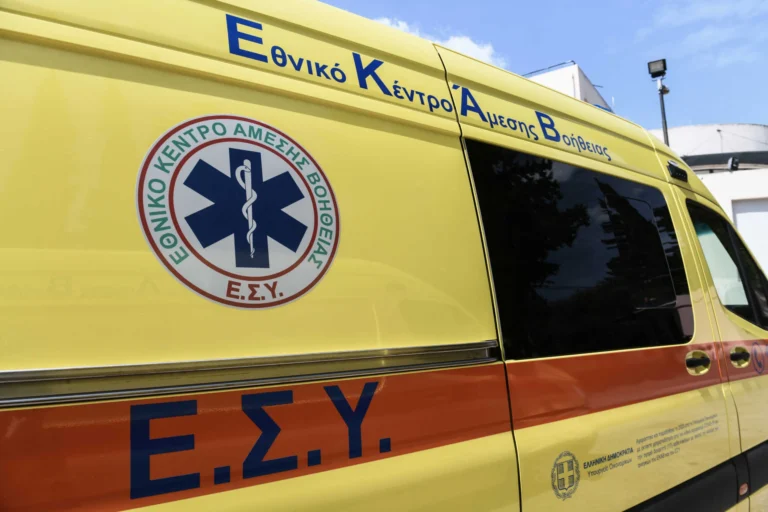 3χρονο παιδί παρασύρθηκε από αυτοκίνητο σε τροχαίο και νοσηλεύεται