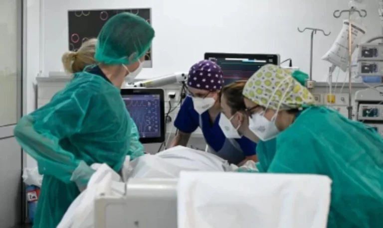 Θεσσαλονίκη: Σε δύο χειρουργεία υποβλήθηκε ο 14χρονος που έπεσε στο κενό – Κρίσιμα 24ωρα