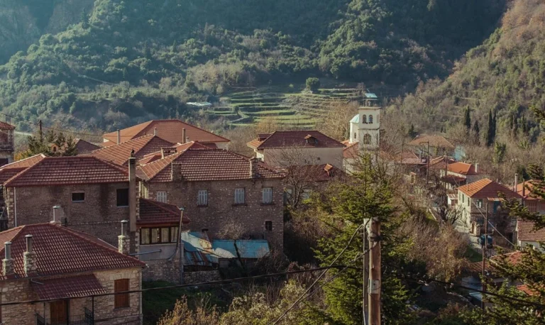 Η Ελλάδα έχει από τους χαμηλότερους ρυθμούς γεννήσεων στην Ευρώπη