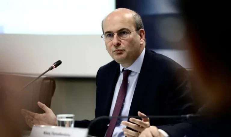 Τελεσίγραφο Χατζηδάκη στους δημόσιους φορείς: Πρόστιμα αν δεν κάνουν τη δουλειά τους στις φορολογικές δηλώσεις