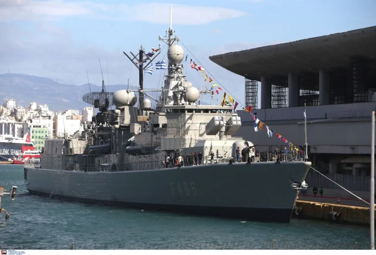 Επίσκεψη Κοινού σε Πολεμικά Πλοία στον Πειραιά και στη Θεσσαλονίκη για τον Εορτασμό της Επετείου της 28ης Οκτωβρίου 1940