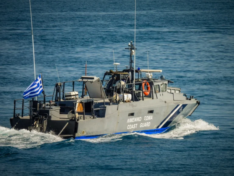 Βυθίστηκε σκάφος με 8 επιβαίνοντες ανοιχτά της νησίδας Λέβιθα