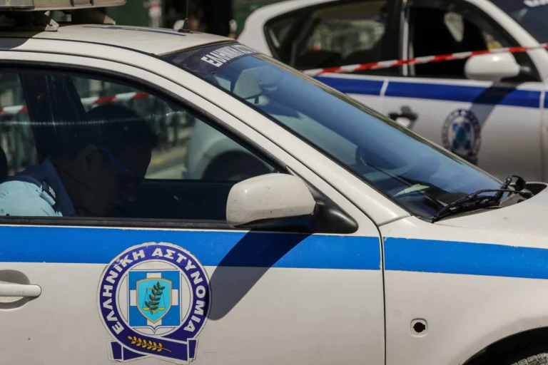 Θεσσαλονίκη: Μπούκαρε με σκυλιά σε διαμέρισμα για να βγάλει τον ενοικιαστή