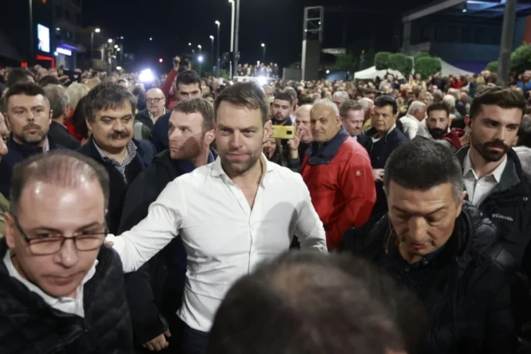 Συνέδριο ΣΥΡΙΖΑ: Ο Κασσελάκης Επιστρέφει στο Gazi Live με Μήνυμα για «Δημοκρατία και Ψυχραιμία» – Βεργίνα Τηλεόραση
