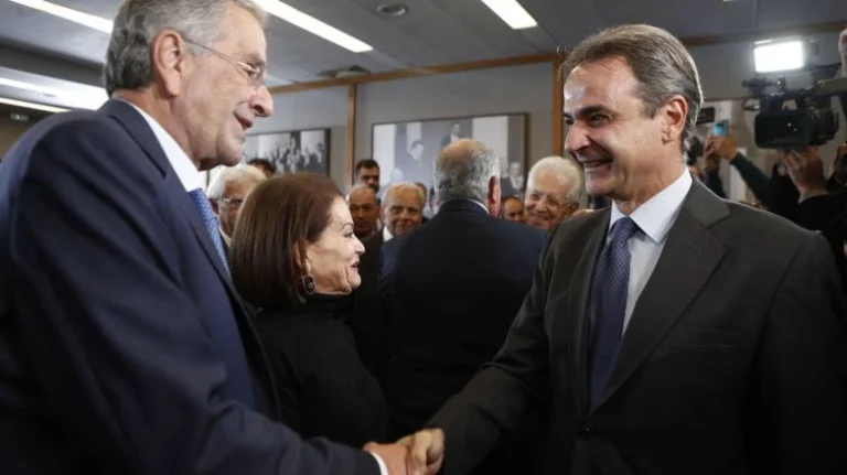 Συνάντηση Μητσοτάκη, Καραμανλή και Σαμαρά στο Ίδρυμα Καραμανλή: Ατμόσφαιρα και Εντυπώσεις