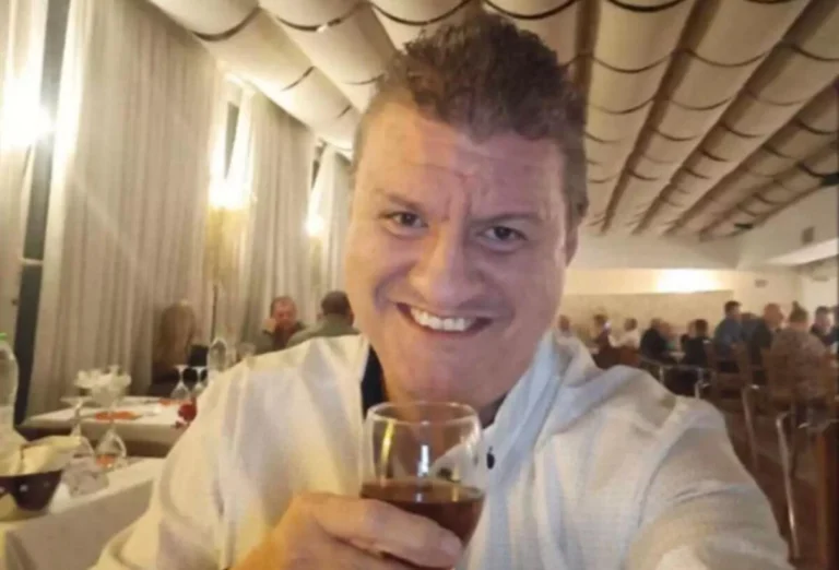 Θλίψη για τον θάνατο του Βασίλη Μαντζουράνη από τις «Δυτικές Συνοικίες» – Έχασε τη ζωή του σε τροχαίο στη Θεσσαλονίκη – Βεργίνα Τηλεόραση