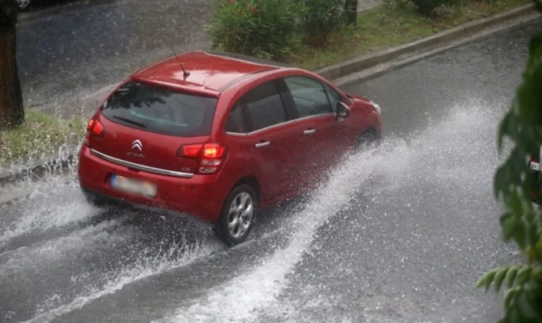 Έρχεται ισχυρή κακοκαιρία με βροχοθύελλες, χαλάζι και έντονες καταιγίδες – “Κίνδυνος για πλημμύρες”