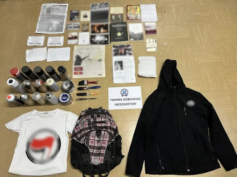17χρονος κατηγορείται ότι έβαλε γκαζάκια σε βαν της αστυνομίας