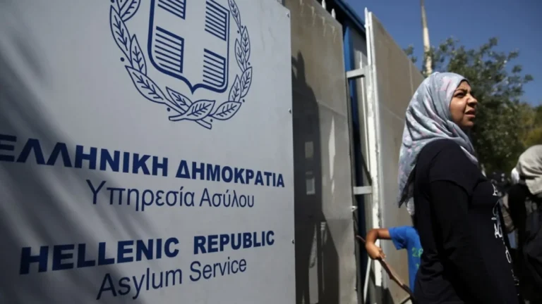 Η Ελλάδα Αναστέλλει τις Αιτήσεις Ασύλου 9.000 Σύρων Πολιτών