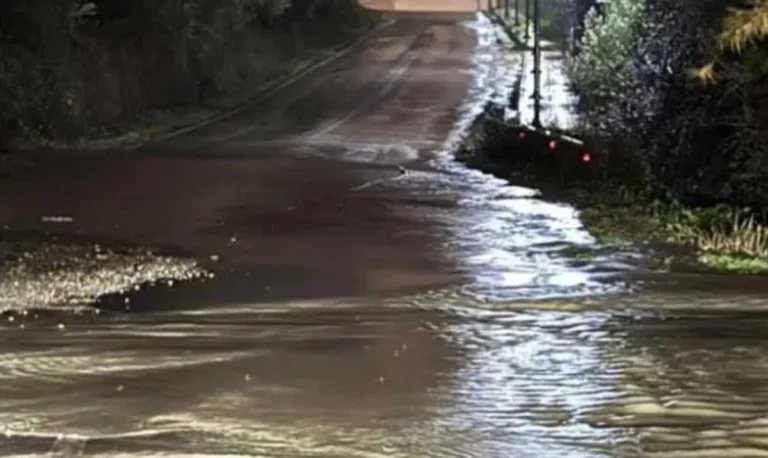 Αγρίνιο: Μήνυμα του 112 λόγω των έντονων καιρικών φαινομένων