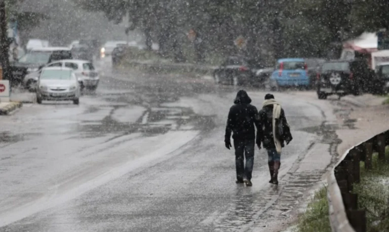 Καταιγίδες, χιονοπτώσεις και θυελλώδεις άνεμοι “σαρώνουν” από σήμερα τη χώρα