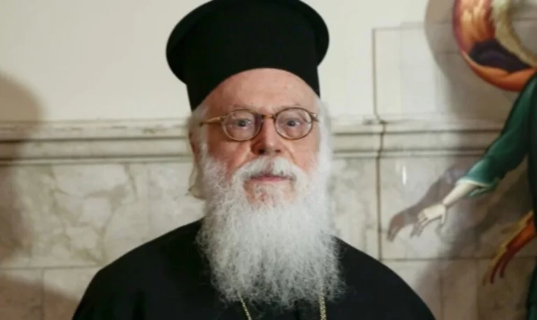 Με λοίμωξη και αιμορραγία στο πεπτικό ο Αρχιεπίσκοπος Αλβανίας