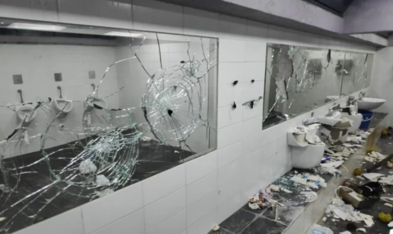 Θεσσαλονίκη: Βανδάλισαν τις δημόσιες τουαλέτες στον Κήπο των Εποχών στη Νέα Παραλία