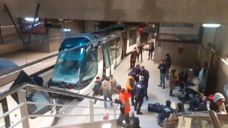 Σύγκρουση Τραμ στο Στρασβούργο: Τουλάχιστον 30 Τραυματίες σε Σοβαρό Ατύχημα