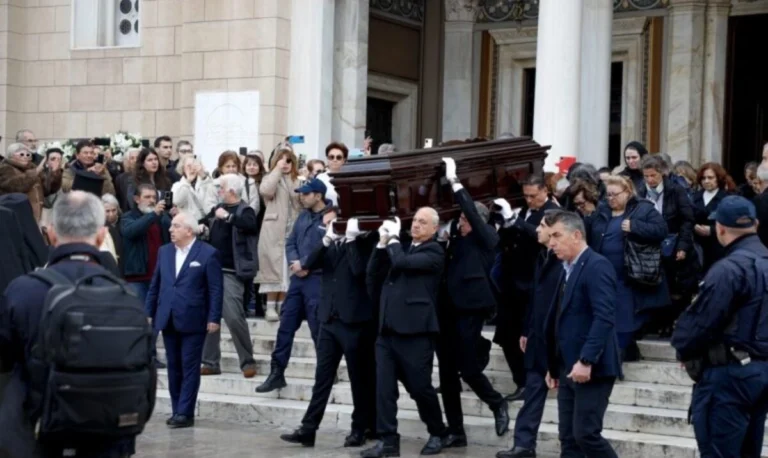 Στα Τίρανα το σκήνωμα του Αρχιεπισκόπου Αλβανίας Αναστάσιου- Τριήμερο λαϊκό προσκύνημα στον Ναό της Αναστάσεως