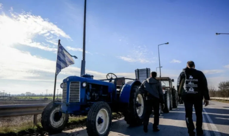 Αυξάνονται τα μπλόκα των αγροτών σε όλη την χώρα