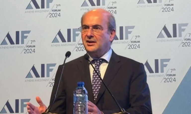Χατζηδάκης: Νέες μειώσεις φόρων το 2025 – Επενδύσεις, εξαγωγές, ανταγωνισμός, ανταγωνιστικότητα, οι προτεραιότητες στην οικονομία