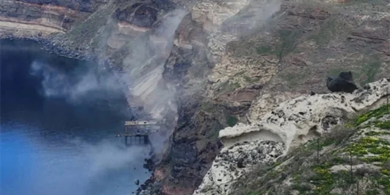 Σαντορίνη: Νέοι υποθαλάσσιοι σεισμογράφοι μετρούν τη δραστηριότητα στο Κολούμπο