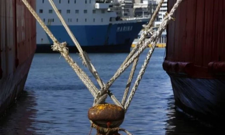 ΠΝΟ: Δεμένα τα πλοία στα λιμάνια στις 28 Φεβρουαρίου, ανήμερα της τραγωδίας των Τεμπών