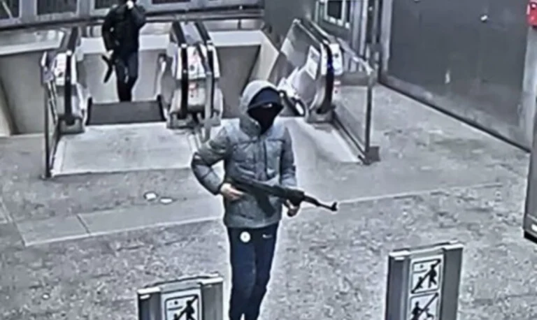 Συναγερμός στο Βέλγιο: Η αστυνομία αναζητά ένοπλους στο μετρό των Βρυξελλών
