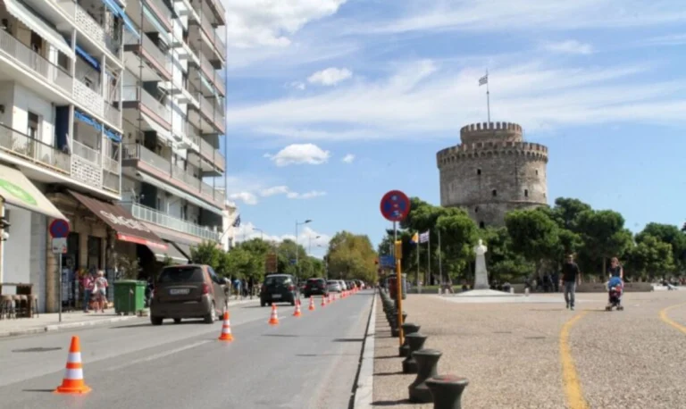 Θεσσαλονίκη: Επιστρέφει στο πλακόστρωτο ο ποδηλατόδρομος της Λεωφόρου Νίκης 