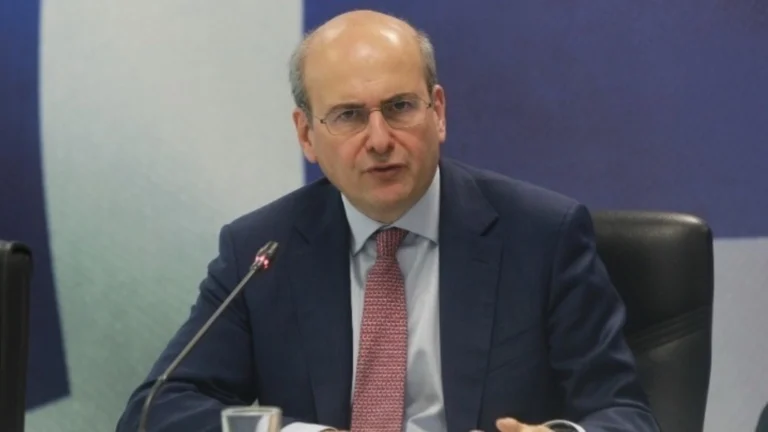Χατζηδάκης: «Τα “κόκκινα” δάνεια μειώθηκαν κατά 30% από το 2019»