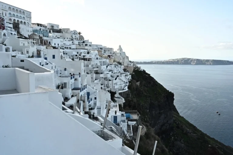 Σαντορίνη: Μέτρα στήριξης για τις επιχειρήσεις ζητάει η ΕΣΕΕ