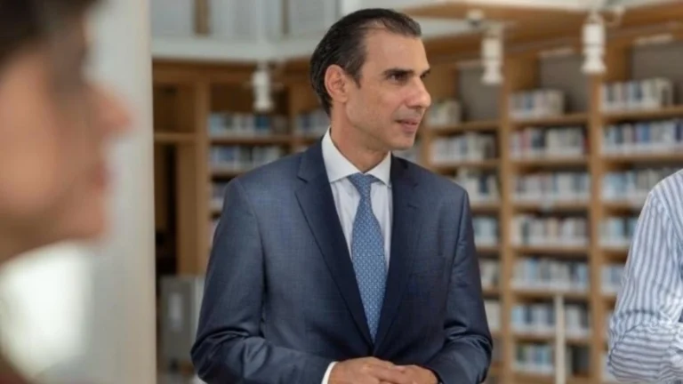 Σε άσκηση ετοιμότητας στη Σαντορίνη ο Υφυπουργός Υγείας Μάριος Θεμιστοκλέους