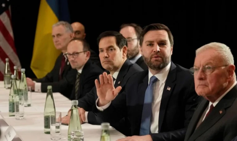 Ευρωπαϊκό σοκ μετά την ομιλία Βανς στο Μόναχο – Τα «ρέστα του» στην ευρωπαϊκή σκληρή δεξιά παίζει ο Τραμπ