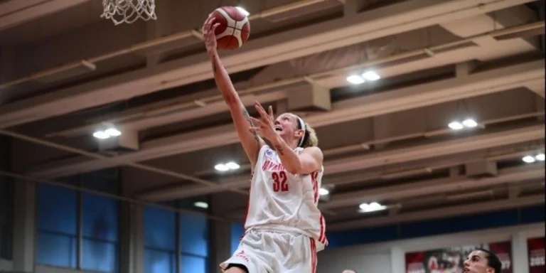 Παναθηναϊκός-Ολυμπιακός 55-57: Η Λάμπερτ χάρισε μυθική πρόκριση στις «ερυθρόλευκες» για τον τελικό του Κυπέλλου Ελλάδας