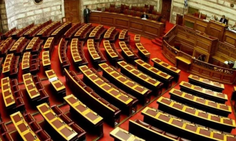 Βουλή: Ένταση για τον θάνατο του Βασίλη Καλογήρου – Οι αιχμές της αντιπολίτευσης και η «έκρηξη» Βορίδη-Γεωργιάδη