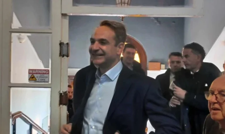 Θεσσαλονίκη: Ένα συγκινητικό δώρο για τον Κυριάκο Μητσοτάκη στη ΧΑΝΘ