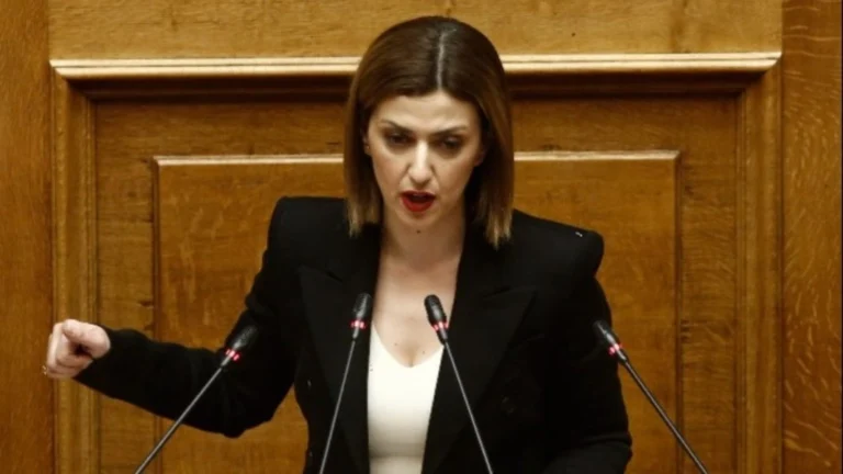 Kόντρα Αγαπηδάκη με Βελόπουλο και Πολάκη στη Βουλή – «Ντροπή σου», «Άντε να χαθείς»
