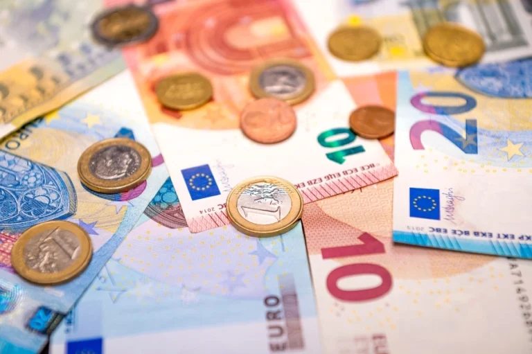 Συντάξεις Απριλίου 2025: Οι επικρατέστερες ημερομηνίες πληρωμών