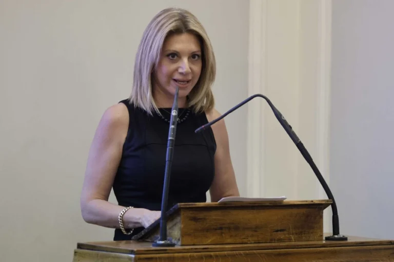 Καρυστιανού: Έξώδικο στον Νικήτα Κακλαμάνη 