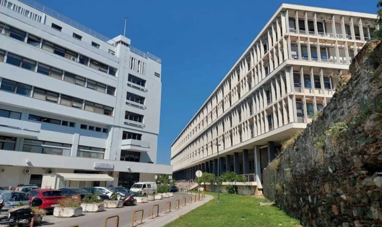 Θεσσαλονίκη: Παρέσυρε δικαστικό επιμελητή για να ματαιώσει εκτέλεση απόφασης προσωποκράτησης